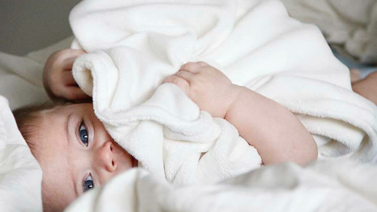máquina consenso Compasión Los 10 mejores detergentes para lavar la ropa de bebés